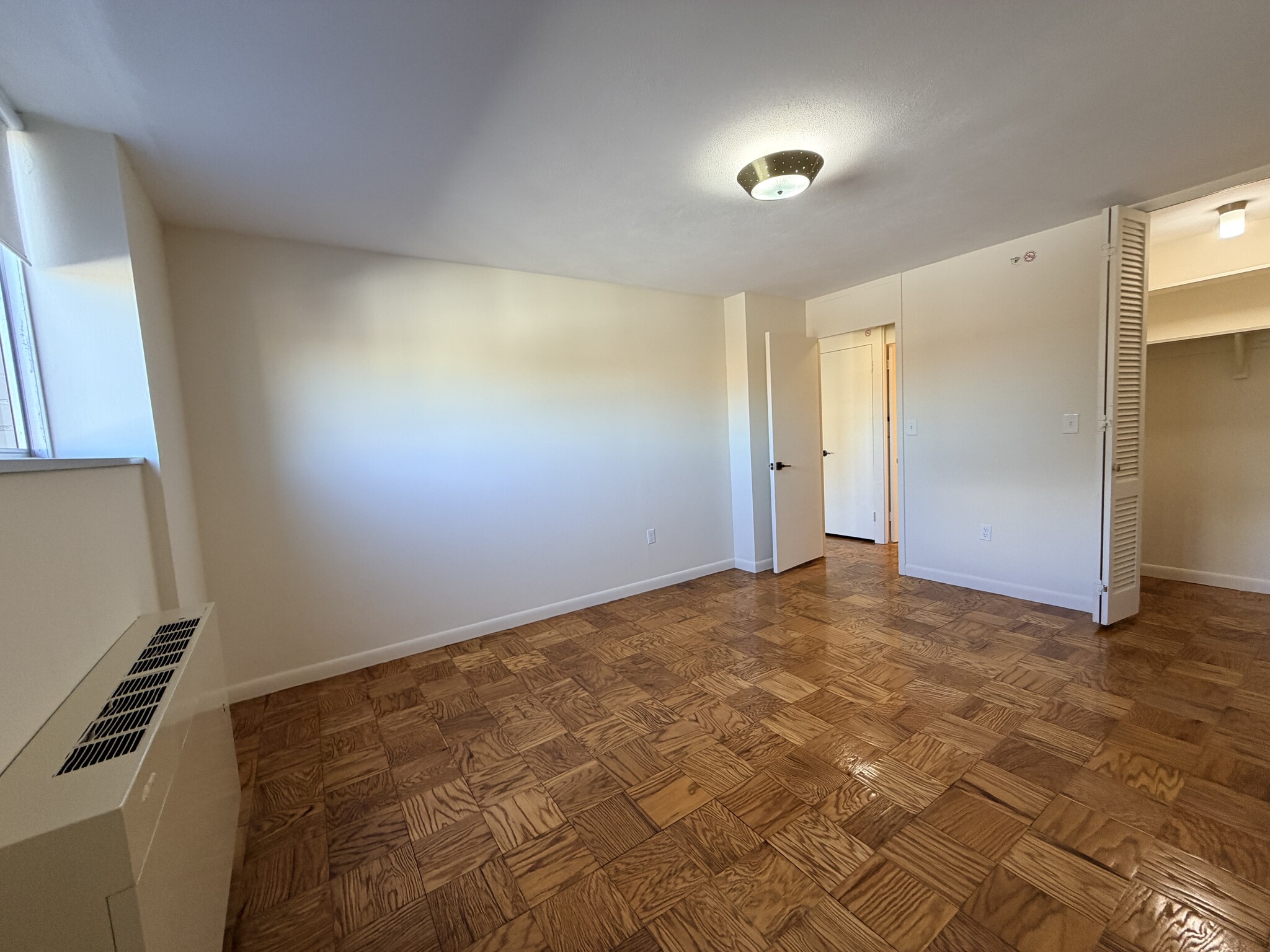 Building Photo - 57 Monmouth St