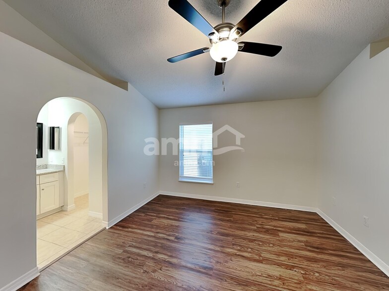 Building Photo - 7740 Harbor Lake Dr