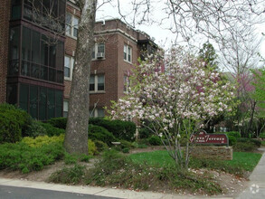 Building Photo - Grove Terrace 185