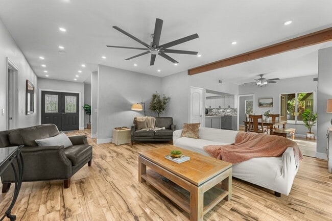 Building Photo - Luxury Living in Kahana Ridge