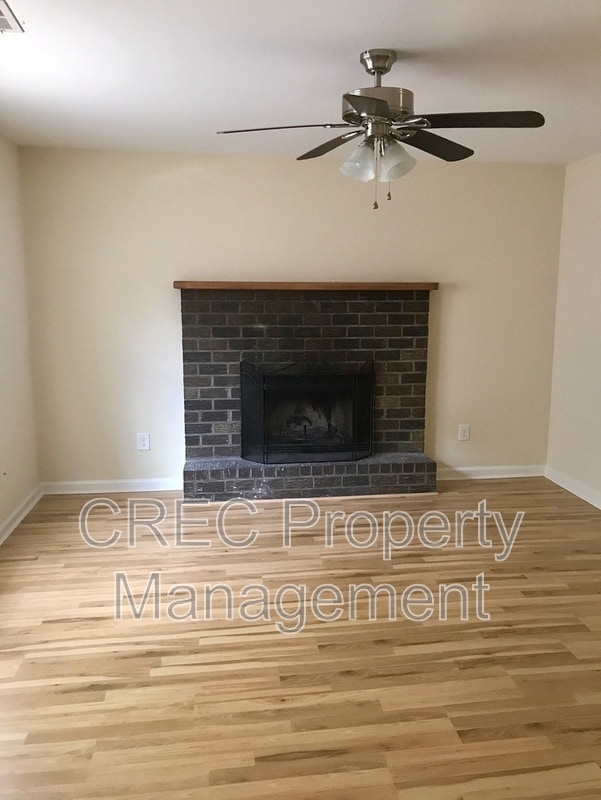 Building Photo - 205 Weber Rd