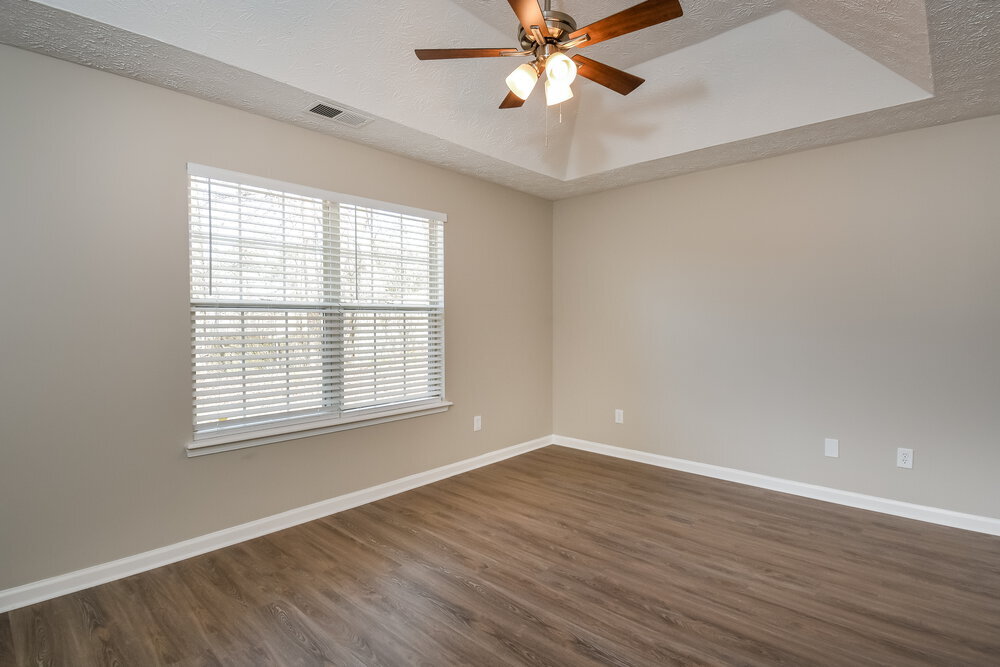 Building Photo - 4949 Lake Park Ln