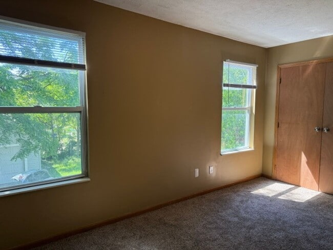 Building Photo - Charming 3-Bedroom Property in Prime Location
