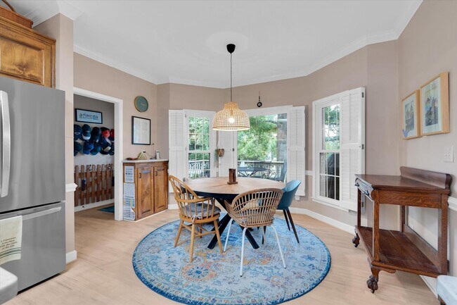 Building Photo - Beautiful Home in the Heart of Greenville