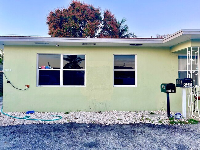 Building Photo - 340 W Blue Heron Blvd