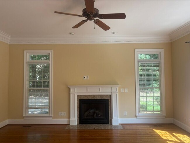 Building Photo - 43 Crooked Creek Ln