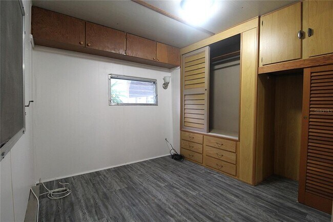 Building Photo - 512 50th Ave Dr W