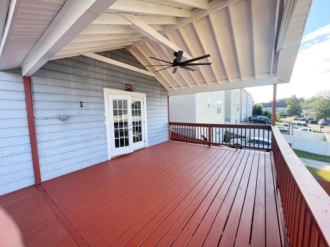 Building Photo - Large Home in Great Location close to USC