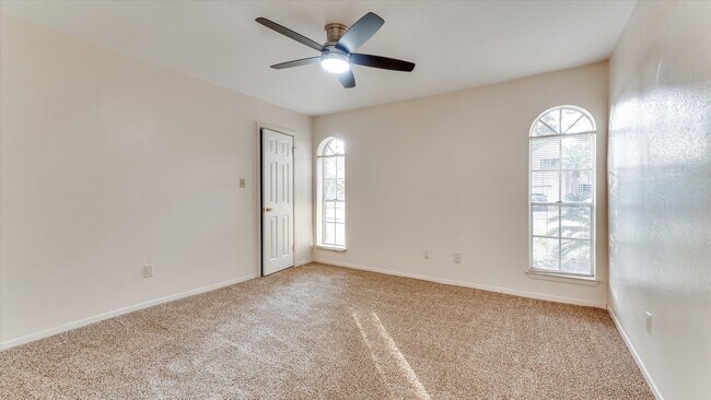 Building Photo - 12702 Ravensway Dr