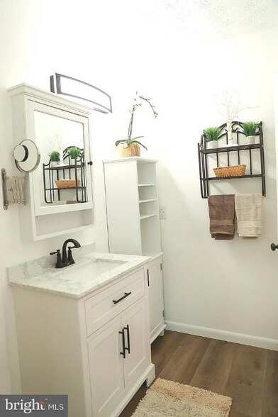 Building Photo - 2809 Beckon Dr