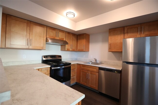 Building Photo - 900 N Oak Harbor St