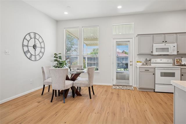 Building Photo - 521 Port Arthur Dr