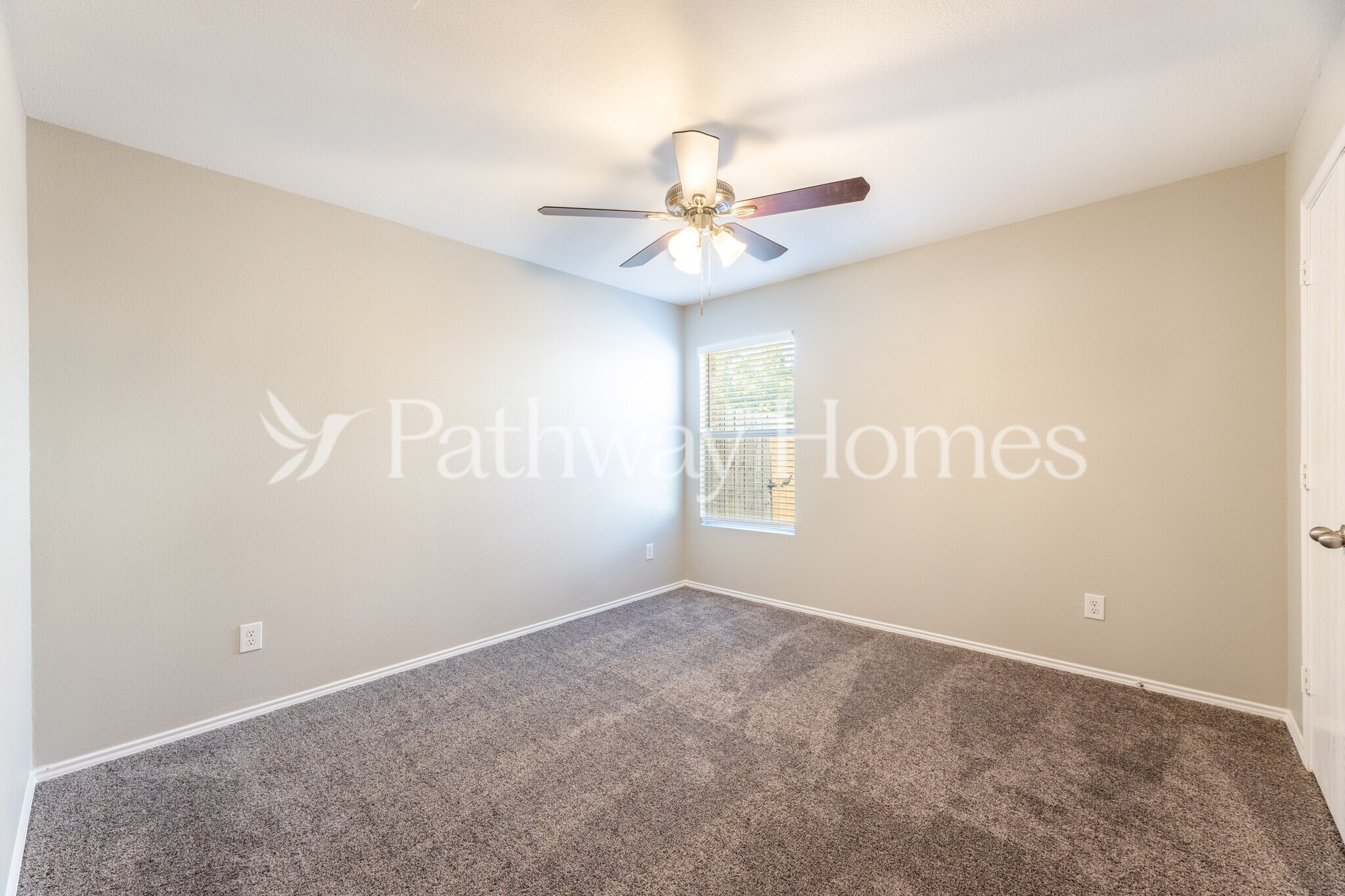 Building Photo - 1679 Chesterwood Dr