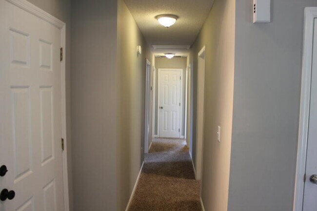 Building Photo - 134 Ashdown Dr