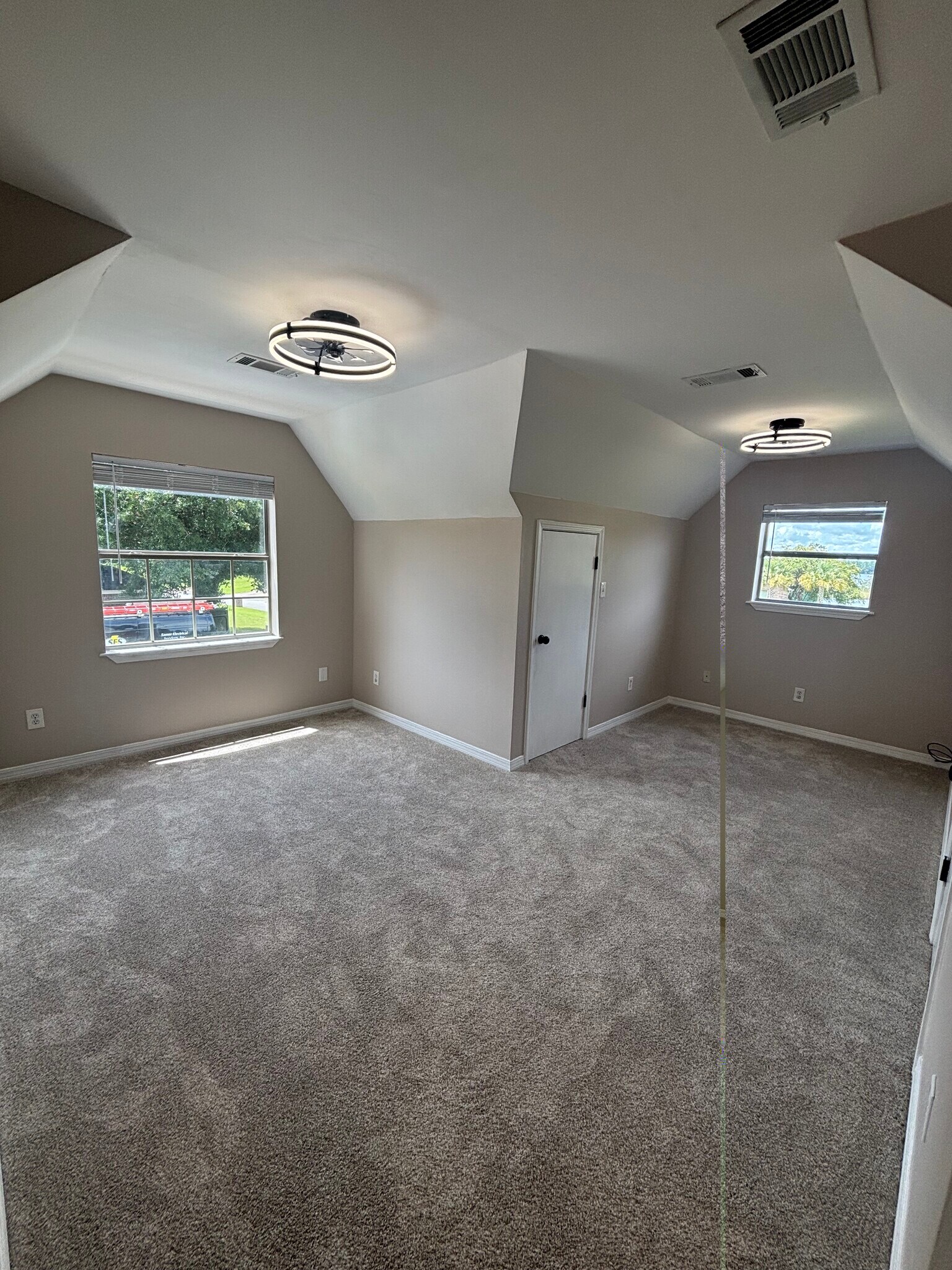 Building Photo - 7432 San Ramon Dr
