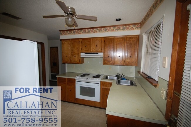 Building Photo - 6102 Woodview Dr N