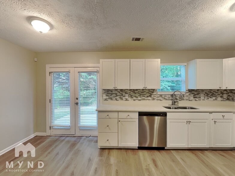 Building Photo - 7138 Lone Oak Trce