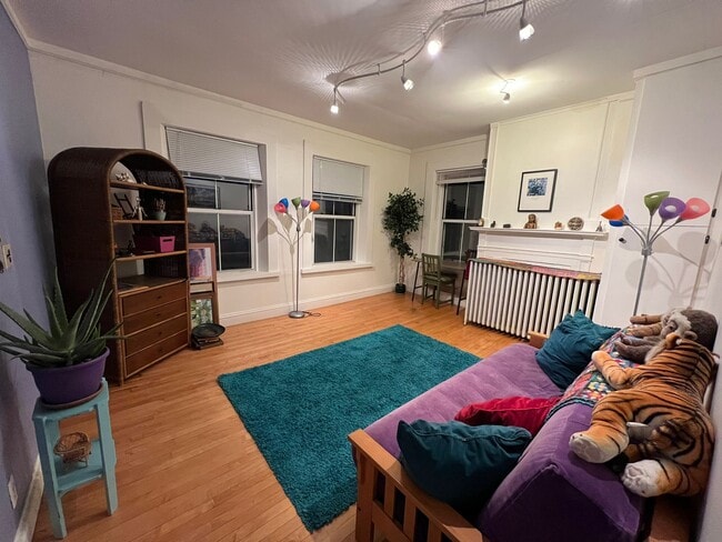 Building Photo - 410 Old Montague Rd