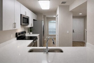 Building Photo - 14639 Par Club Cir