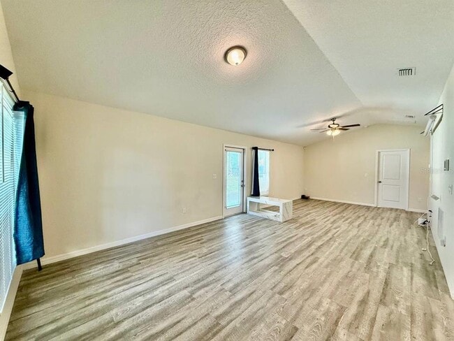 Building Photo - 2904 E Columbus Dr