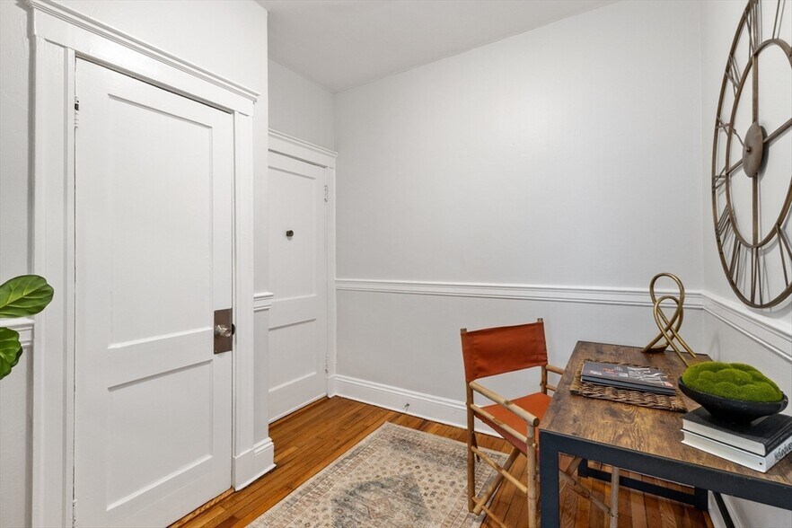 Building Photo - 1564 Commonwealth Ave