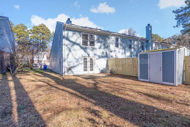 Building Photo - 5627 Trafalgar Arch