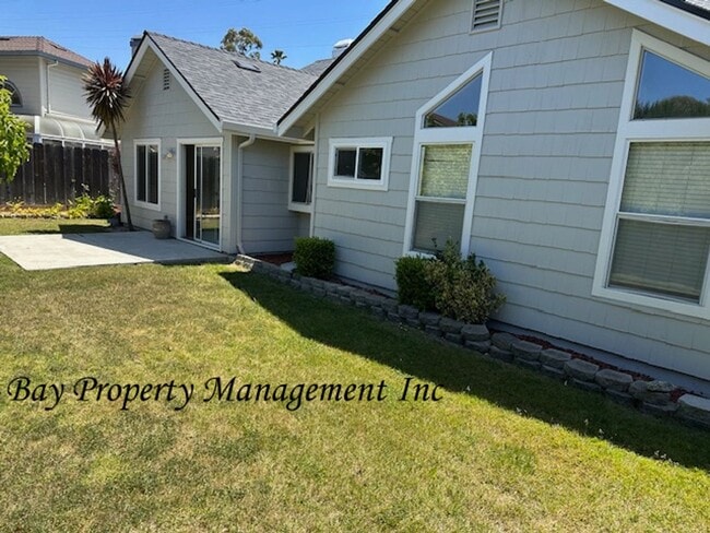 Building Photo - Nicely Updated 3 bedroom, 2 bath Home in t...