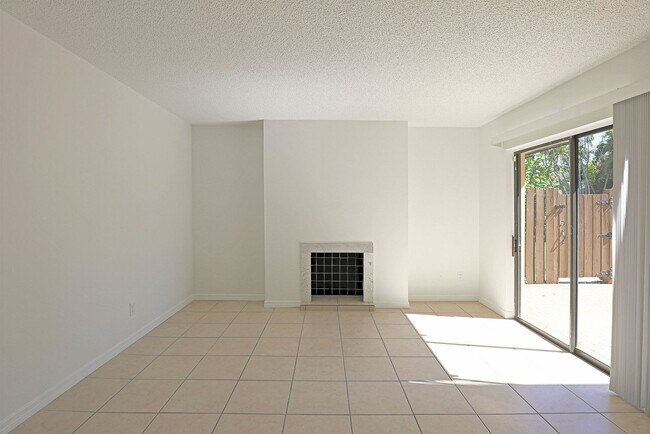 Building Photo - Parkwoods 12341-2