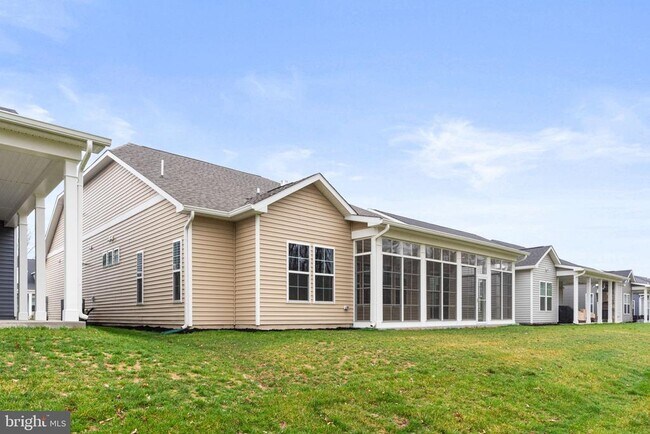 Building Photo - 395 Quiet Crk Dr