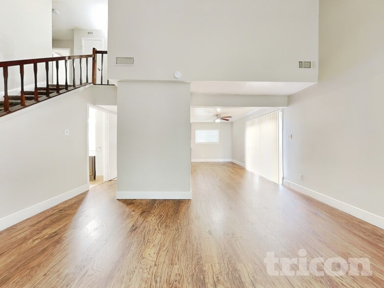 Building Photo - 3702 Deerbrook Dr