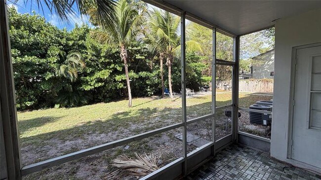 Building Photo - 4061 NW 9th Ave