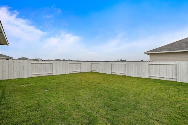 Building Photo - 1210 Teychas Dr