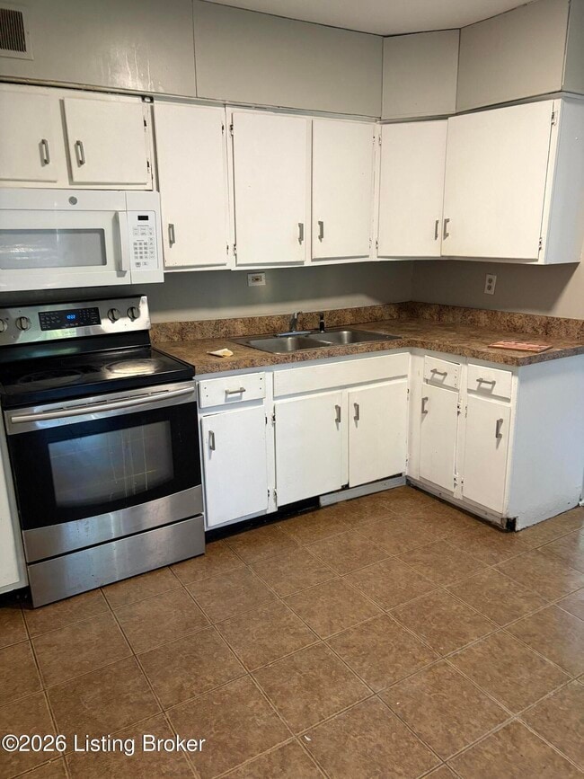 Building Photo - 9219 Aristides Dr