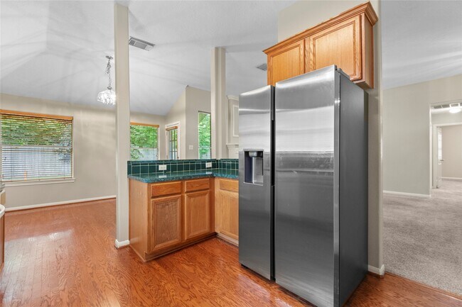 Building Photo - 805 Courtland View