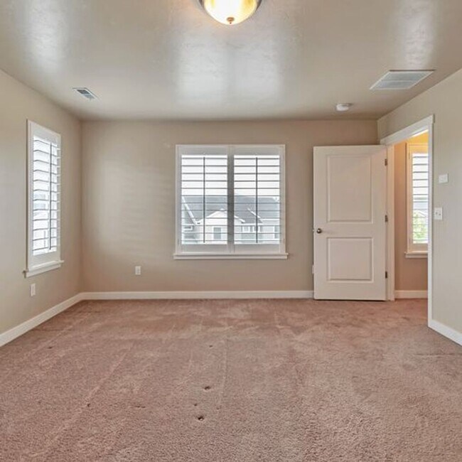 Building Photo - 3688 Golden Sky Ln