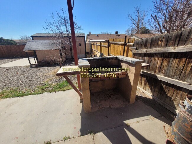 Building Photo - 4 Bedroom, 2.5 Bath Home for Rent