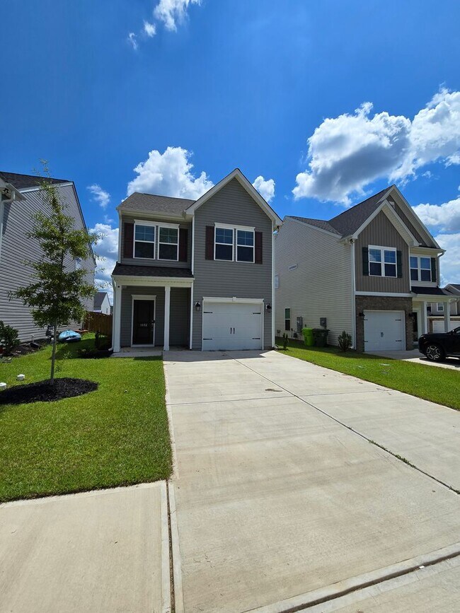 Building Photo - 1032 Crescent Moon Lp