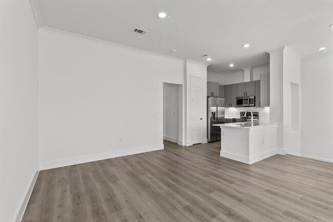 Building Photo - 1664 Hillside Terrace