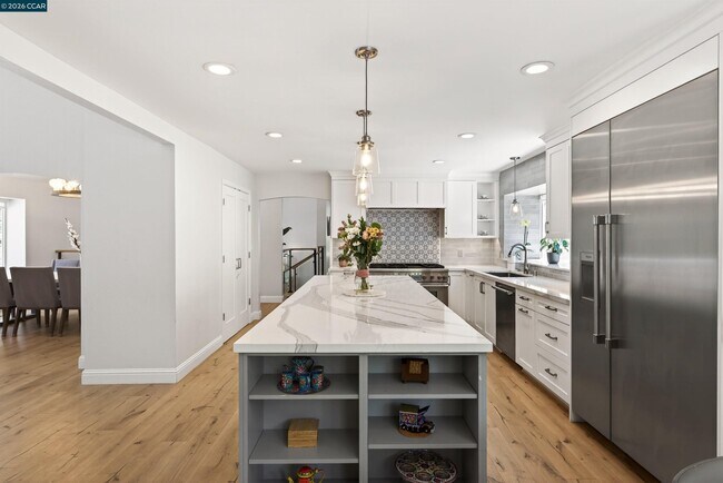 Building Photo - 2324 Saddleback Dr