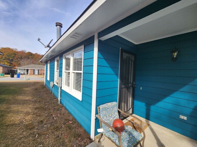 Building Photo - Cozy 3 Bedroom 2 Bath Corner Lot in Columbus, GA