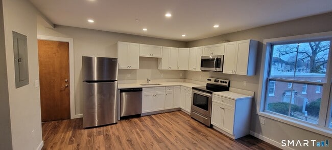 Building Photo - 155 Greenwood Ave