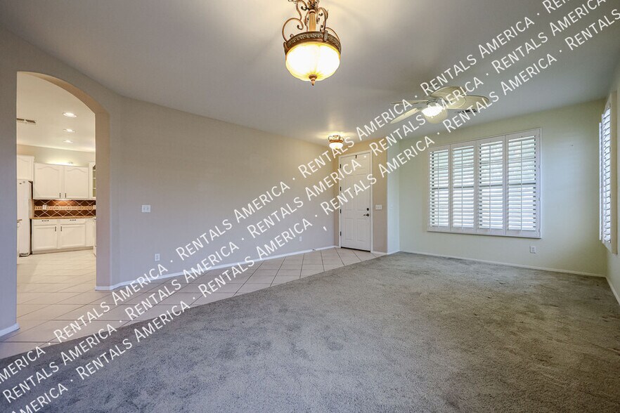 Building Photo - 30984 N Obsidian Dr