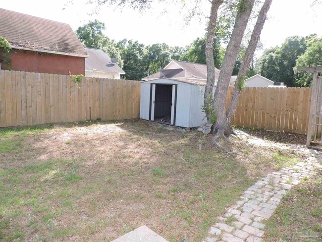 Building Photo - 147 Creekview Dr