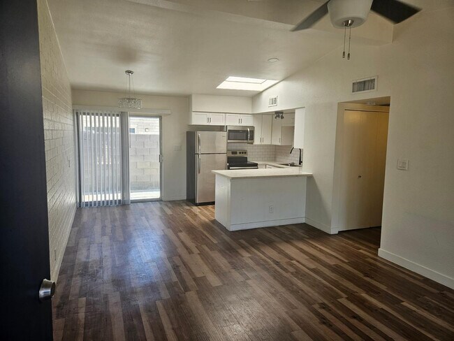 Building Photo - 2342 N 46th St