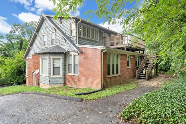 Building Photo - Hamilton Terrace SE