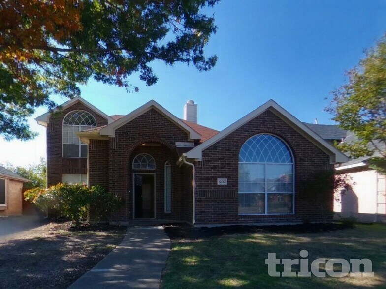 Building Photo - 1233 Clear Creek Dr