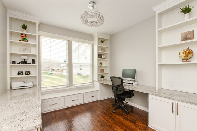 Building Photo - 2473 Commons Ct