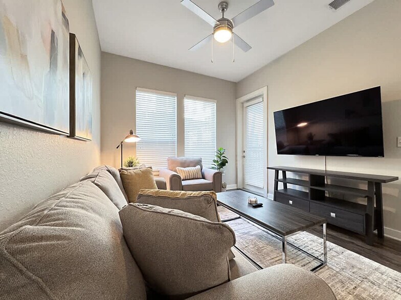 Building Photo - 124 S Morgan St