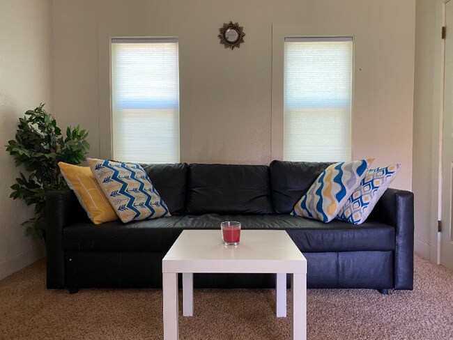 Building Photo - 1563 Willis St