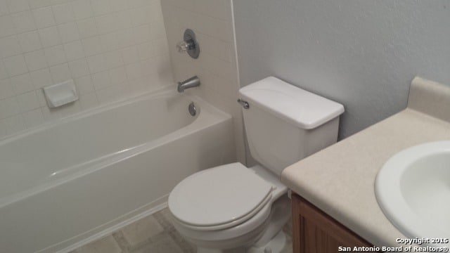 Building Photo - THREE BEDROOM 2 & 1/2 BATH ON CUL-D-SAC